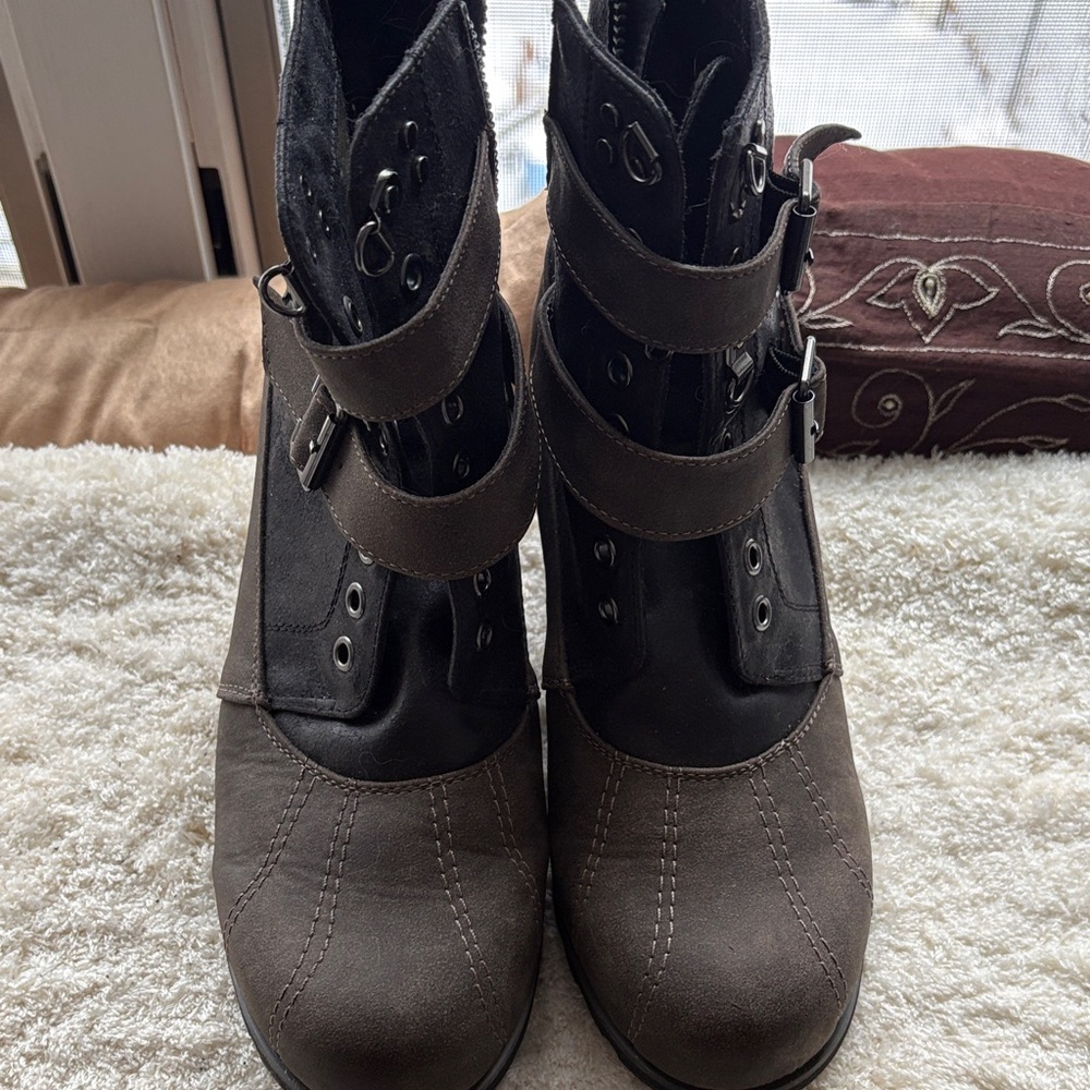 Elegant Black and Brown Lace-Up Women's Boots